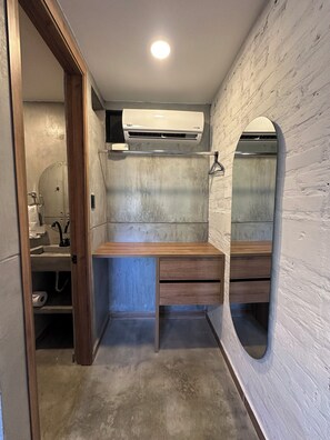 Kamar Quadruple Superior | Seprai premium, bantalan ekstra lembut, minibar, dan Wi-Fi gratis