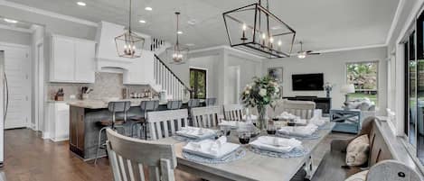 Hus, flere senger, terrasse (457 Granite Loop) | Spiseområde