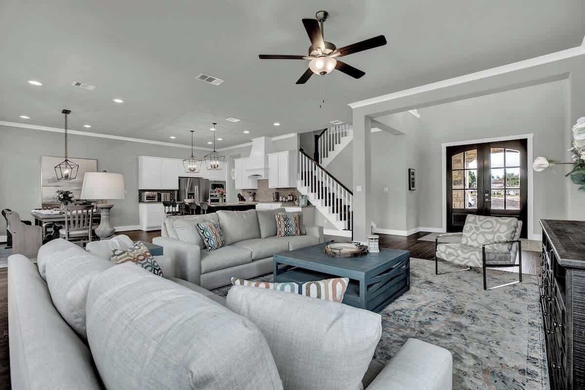 Casa, varias camas, patio (457 Granite Loop) | Área de sala de estar | Chimenea 