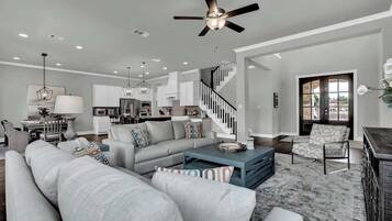 House, Multiple Beds, Patio (457 Granite Loop) | Living area