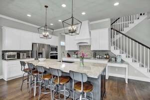 Casa, várias camas, varanda (457 Granite Loop) | Cozinha privada | Cafeteira/chaleira