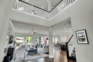 Maison, plusieurs lits, patio (457 Granite Loop) | Coin séjour