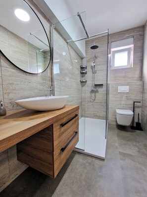 Shower, towels, soap, toilet paper - Two-bedroom family rooms Villa Poseidon 2 with swimming pool and private balcony (Novalja)
