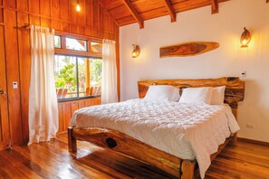 Superior Bungalow | Individually furnished, free cribs/infant beds, free WiFi, bed sheets - Natural Green Lodge (La Fortuna)