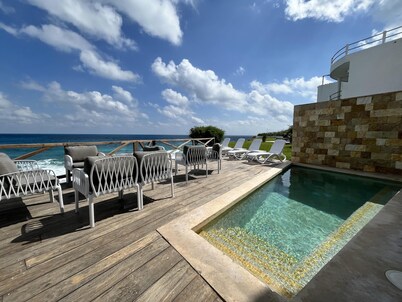 Ocean Front 6 BR See Dolphins + Sunrise From Bed