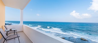 Ocean Front 6 BR See Dolphins + Sunrise From Bed