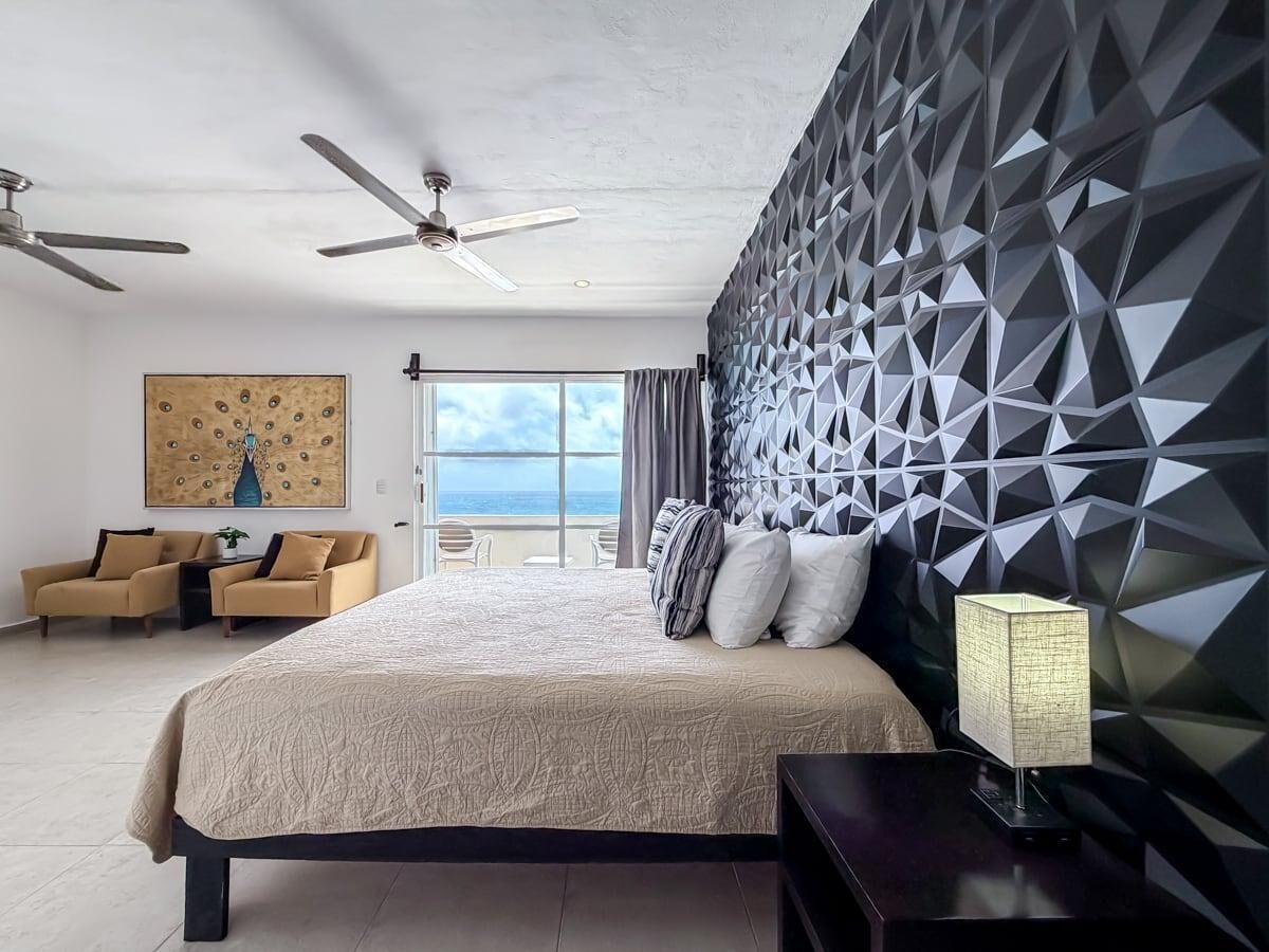 6 bedrooms, WiFi (free), bed sheets