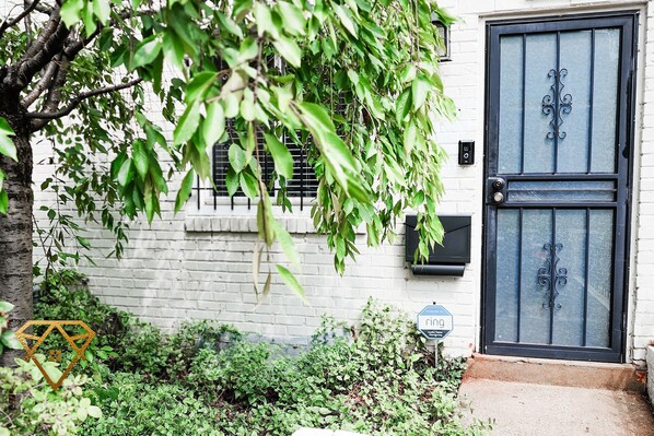 تفاصيل الفندق من الخارج