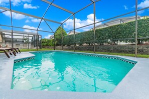 屋外プール、温水プール