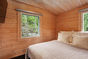 3 bedrooms, travel crib, free WiFi, bed sheets