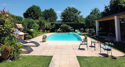 Belle Villa avec grande piscine privée à Toulouse, idéal famille