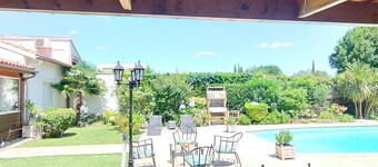 Belle Villa Avec Grande Piscine à Toulouse, Idéal Famille