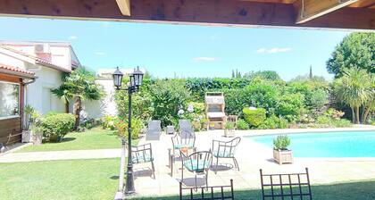 Belle Villa Avec Grande Piscine à Toulouse, Idéal Famille