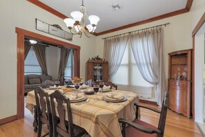 하우스, 침대(여러 개), 파티오 | 다이닝