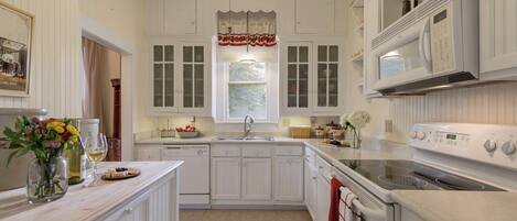 House, Multiple Beds, Patio | Private kitchen