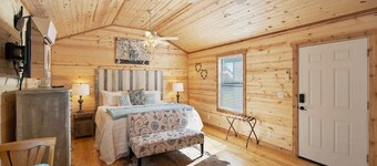 Charming Casita Right on Main St