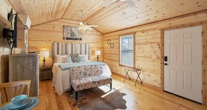 Charming Casita Right on Main St