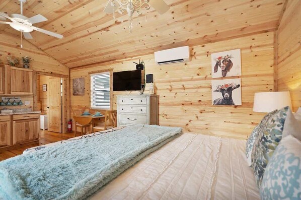 Cabaña, 1 cama de matrimonio grande, cocina | 1 dormitorio, decoración individual, mobiliario individual y wifi gratis