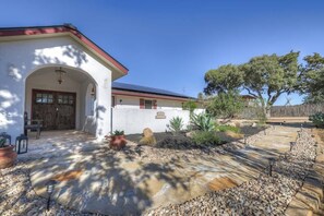 Exterior - Casa Bonita: Scenic Hill Country Views! (Fredericksburg)