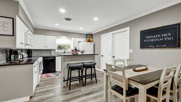 House, Multiple Beds, Hot Tub | Dining