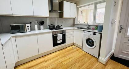 Overbury Lodge, Birmingham With Free Parking
