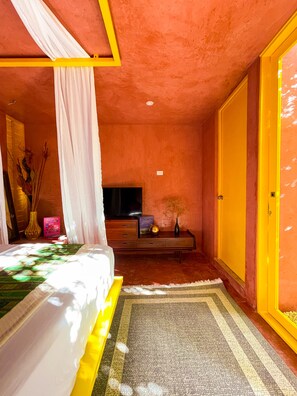 Doppelzimmer | Minibar, individuell dekoriert, individuell eingerichtet, Schreibtisch