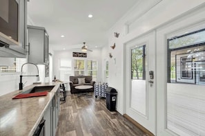 House, 1 King Bed, Patio (#26 3567 US 290 E) | Interior