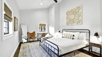 Casa de campo, várias camas, banheira de imersão (496 Ranch 1631- Doll) | 2 quartos, individualmente decorados, individualmente mobiliados