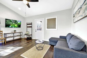 Casa de campo, varias camas, bañera de hidromasaje (496 Ranch 1631- Doll) | Zona de estar