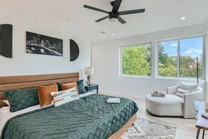 4 bedrooms, desk, iron/ironing board, travel crib