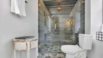 Cottage, 1 King Bed, Hot Tub | Bathroom | Towels, toilet paper