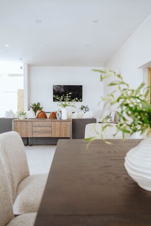 Interior - Blissful Tides (Hope Bay)