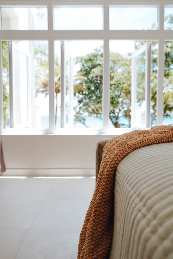 Interior - Blissful Tides (Hope Bay)