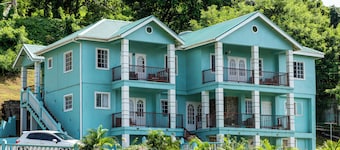 Golden Palms Two-Bedroom Apartment
