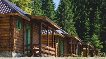 Superior Bungalow | 1 bedroom, soundproofing, travel crib, free WiFi