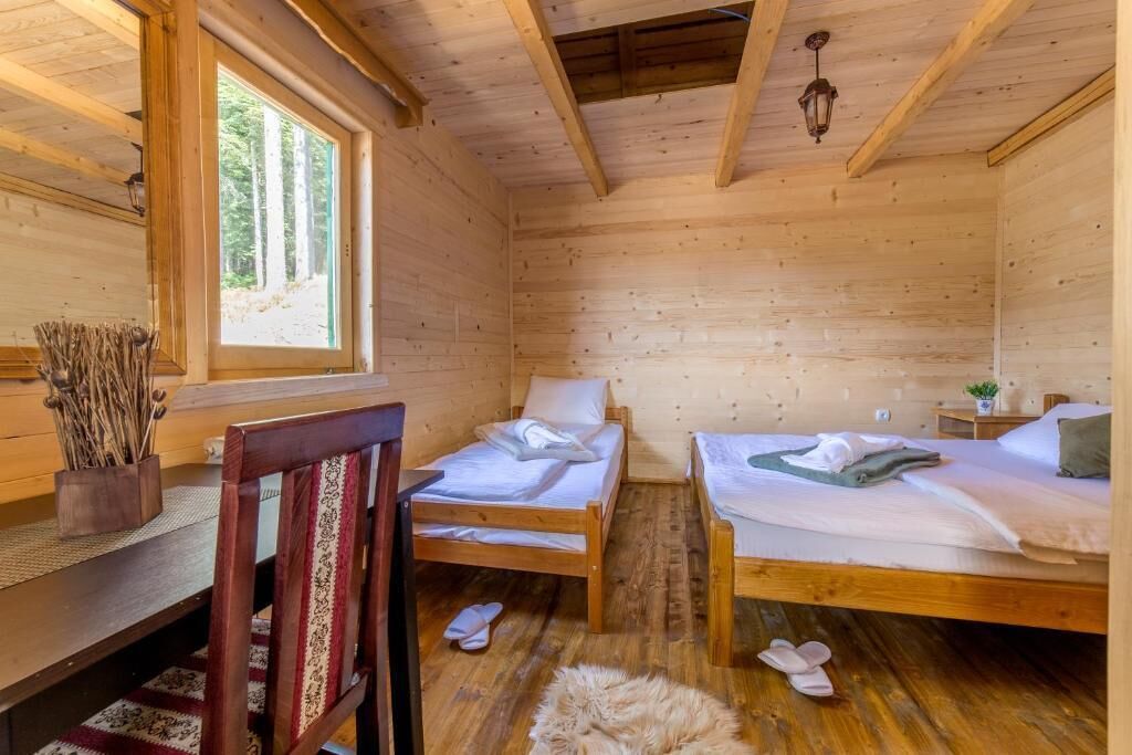 Quartos à prova de som, berço de viagem, Wi-Fi de cortesia