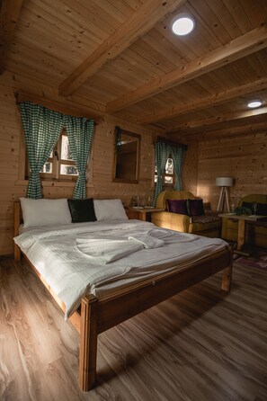 Comfort Chalet, Mountain View | Soundproofing, travel crib, free WiFi, bed sheets - Jela Natural Resort (Rozaje)