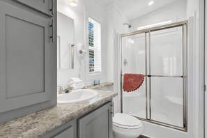 House, 1 Queen Bed, Patio (#27 3567 US 290 E) | Bathroom | Towels, toilet paper