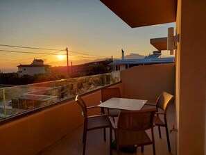 Outdoor dining - Villa Luna 1 With Swimming Pool in Pitsidia (Pitsidia)