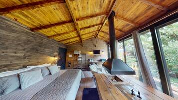 1 bedroom, desk, soundproofing, free WiFi