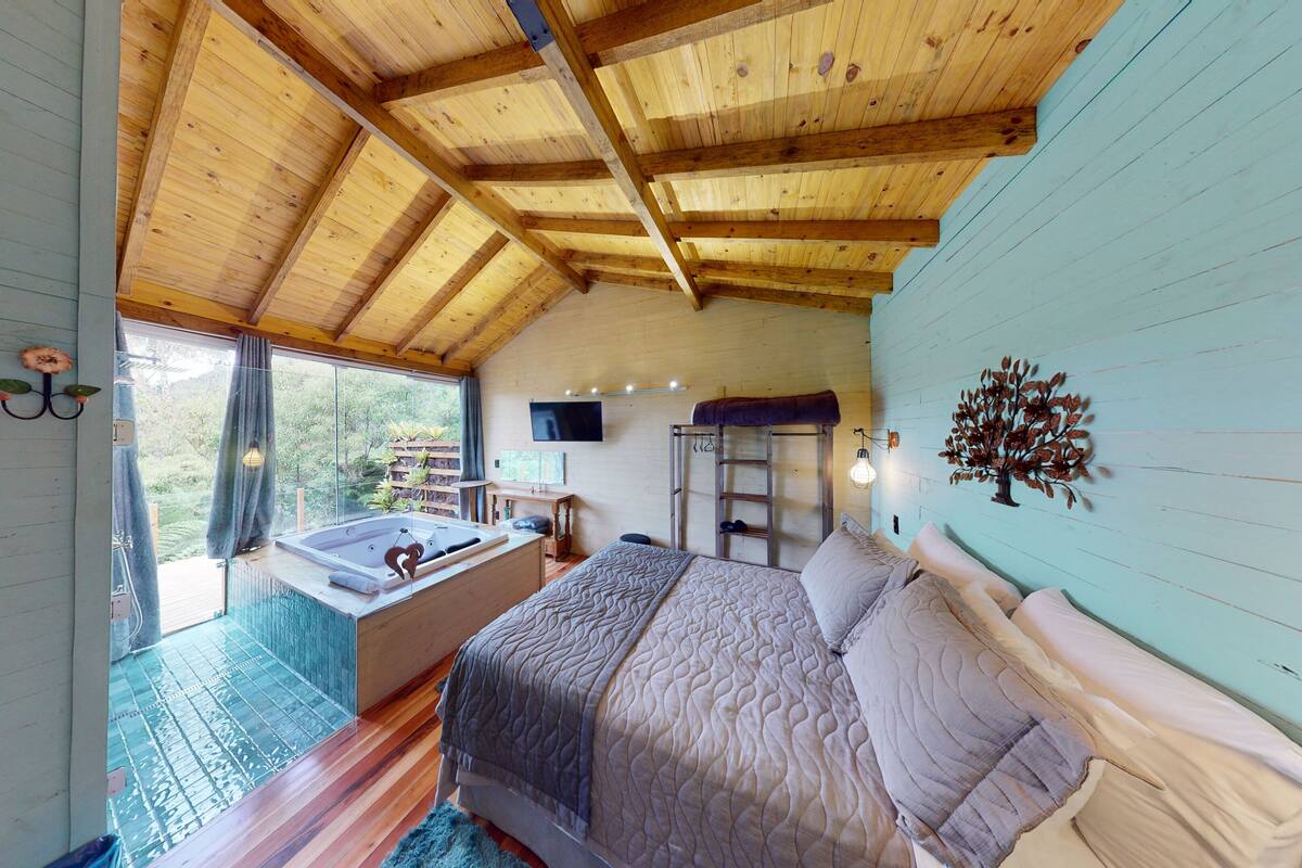 Superior Cabin, Jetted Tub | 1 bedroom, desk, soundproofing, free WiFi