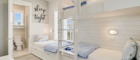 4 habitaciones, acceso a internet y ropa de cama