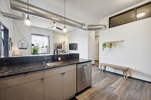 Fridge, microwave, oven, stovetop - New 3BR Serene Manor | Parking Gym & Game Room (Philadelphia)