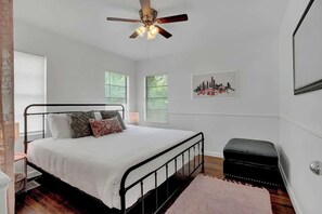 House, Multiple Beds, Patio (209 W Mulberry St) | 3 bedrooms, individually decorated, individually furnished, bed sheets - Willkommen to Pink Haus 1 Mile to Main Street! (Fredericksburg)