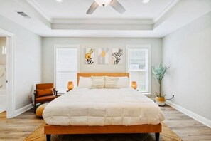 4 bedrooms, in-room safe, desk, iron/ironing board - Luxury New Tranquil Retreat-Walk to Waterfront (Ocean Springs)