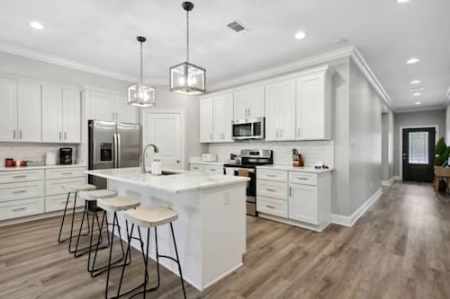 Luxury New Tranquil Retreat-Walk to Waterfront