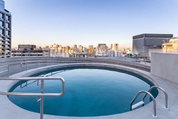 2 indoor pools