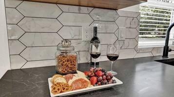 Cottage, 1 King Bed, Patio, City View (215 Mistletoe- B) | 1 bedroom, individually decorated, individually furnished, bed sheets