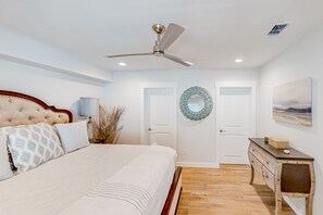 2 bedrooms, internet, bed sheets