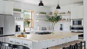 Hus, flere senger, adgang til basseng (117 Point Rd) | Eget kjøkken | Kaffetrakter/tekoker